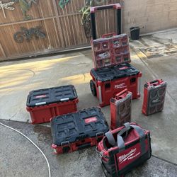 Milwaukee Pack Out