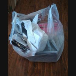 LOT OF NEW HANDBAGS MICHAEL KORS, GUESS , DKNY