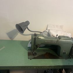 Sewing Machines Máquinas De Coser 