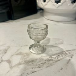 Clear glass eye wash cup