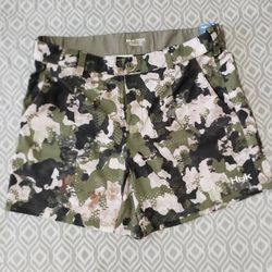 NWT HUK Performance Camouflage Fishing Shorts, Size XL, 6" Inseam!
