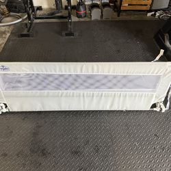Regalo bed rail for kids