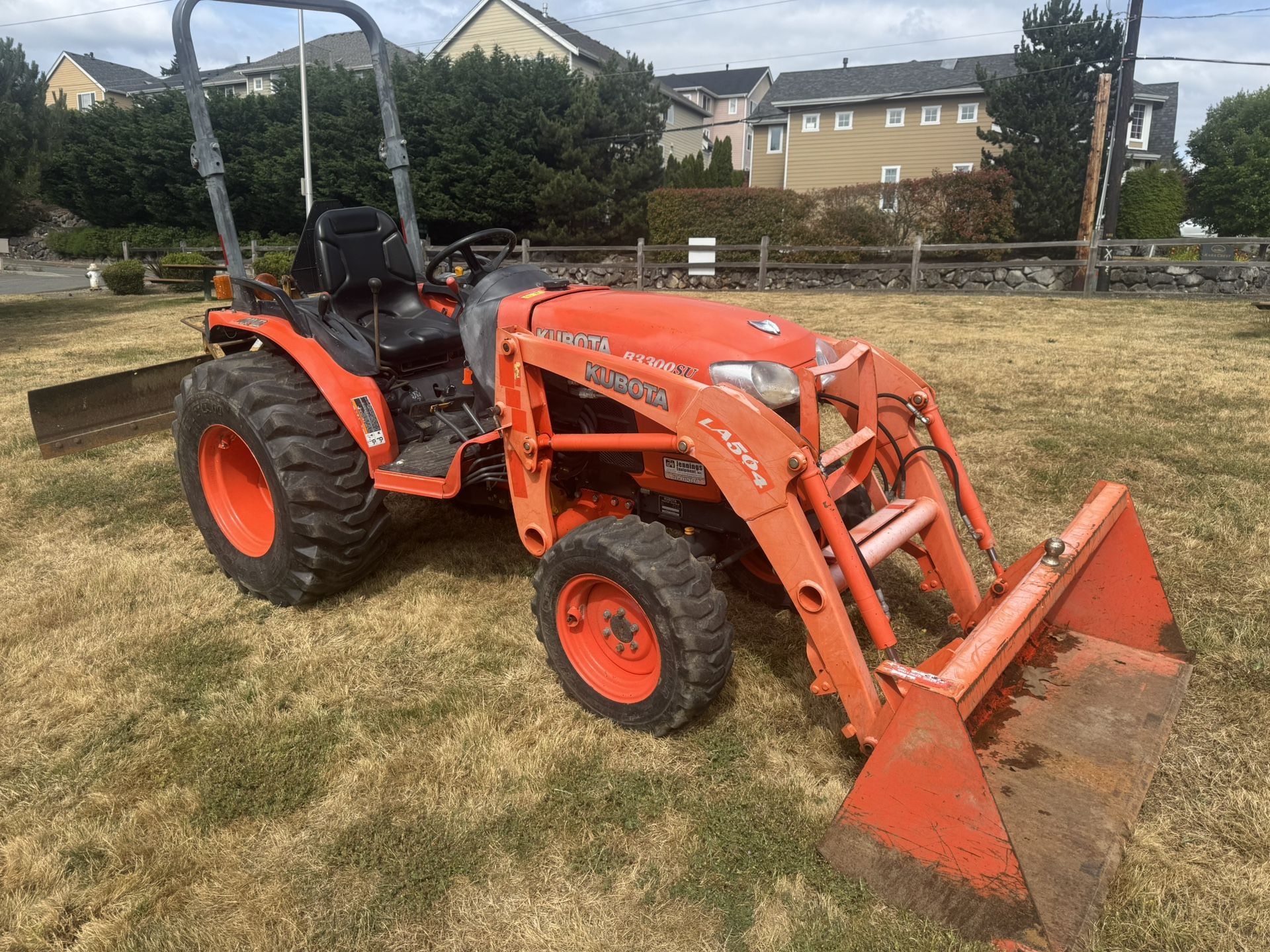 Kubota B3300su