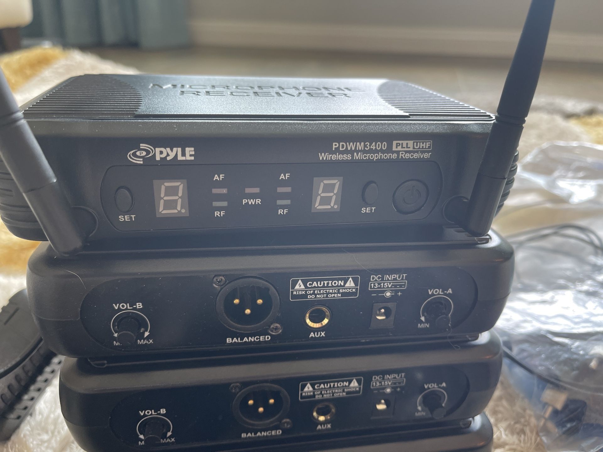 Pyle 2 Channel Wireless Microphone System - PortableUHF Digital Audio Mic Set
