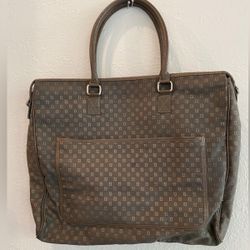 FENDI XL BEACH TOTE 10/10 ALSO GUCCI LV AVAIL