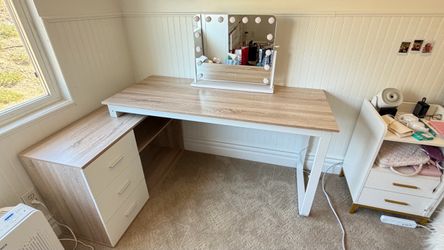 Vanity Desk with drawers