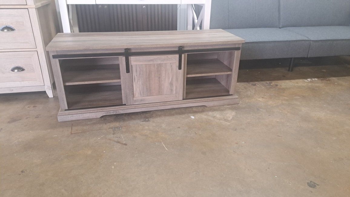 Farmhouse With Sliding Door See Pictures For Dimensions
