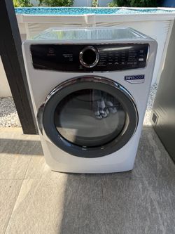 Electrolux electric dryer 7.0 cubic feet brand new one receipt for 6 months warranty