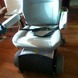 Hoveround Teknique XHD Bariatric Power Wheelchair – Heavy Duty