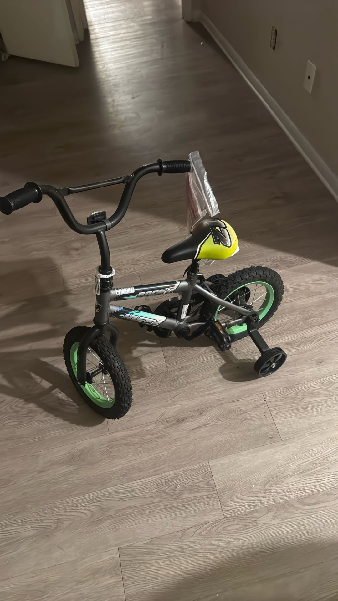 Kids Bike (BRAND NEW)
