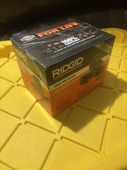 18V MAX Output Starter Kit with (2) 4.0 Ah Batteries and Charger