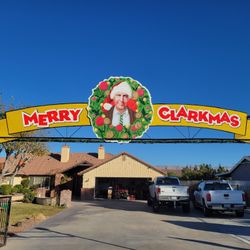 MERRY CLARKMAS CHRISTMAS WREATH BANNER from CHRISTMAS VACATION 