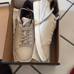 new in box nike men’s air jordan 1 centre court sneakers 8.5 light bone
