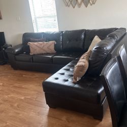 Stylish Black Leather Couch-Excellent Condition