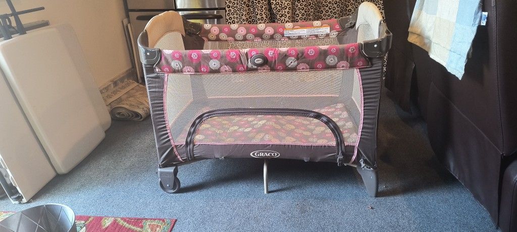 Graco playard