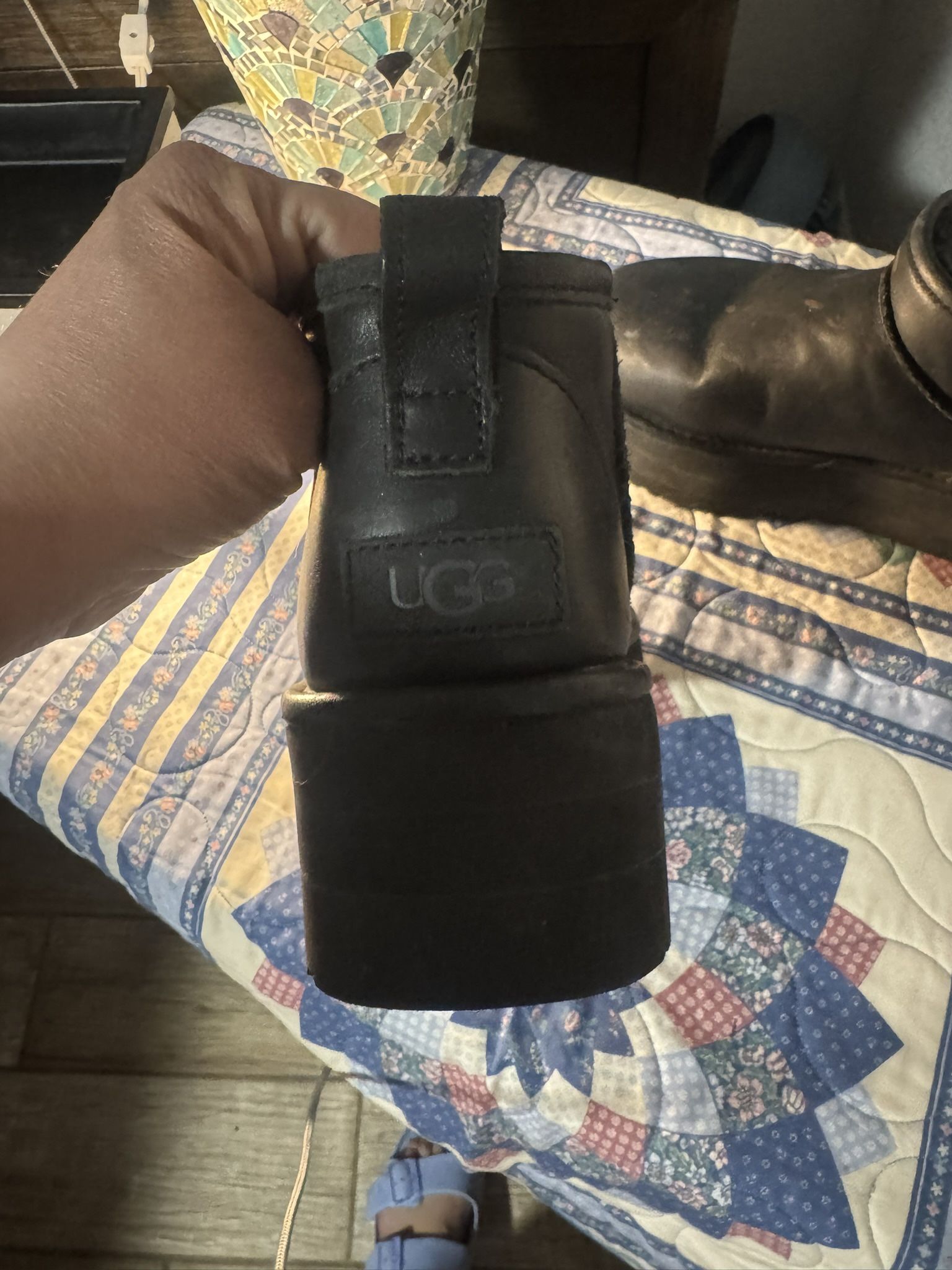 UGG BLACK LEATHER ULTRS MINI