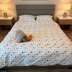 2 Night Stands 2 Table Lamps