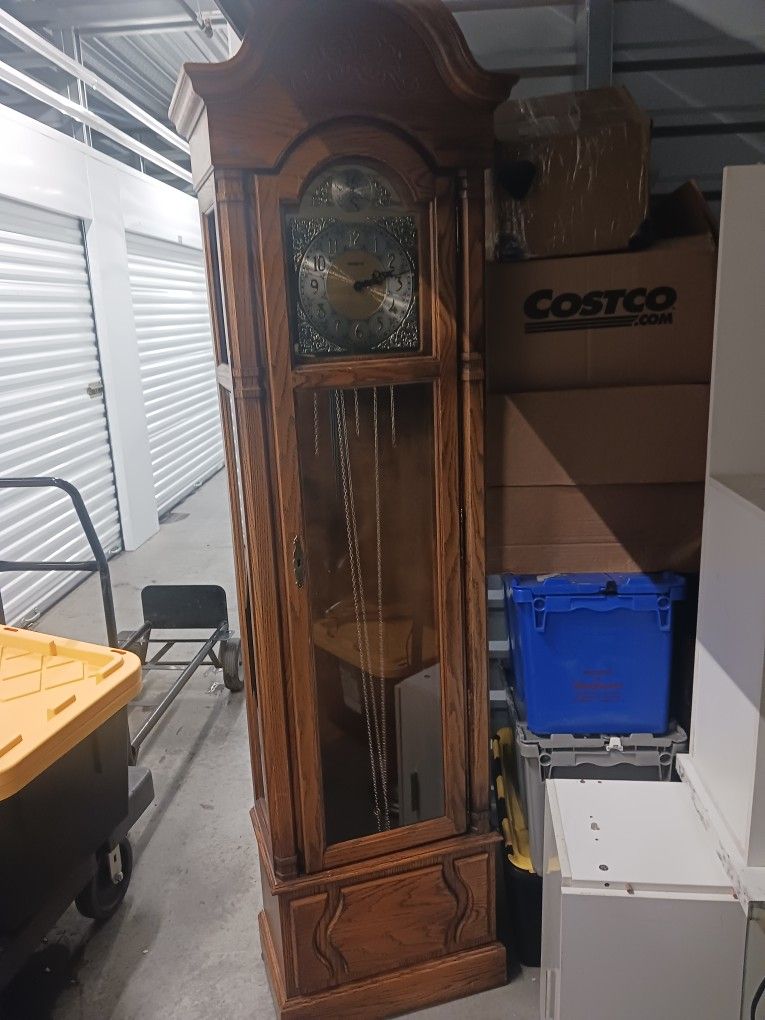 Grandfather Clock Howard Miller