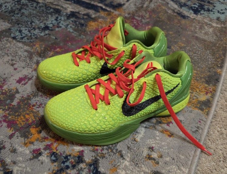 Kobe Grinches 8.5 Used