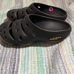 Keen Yogui Shoes Mens Size 9 Black Gray Clog Slip On Casual Comfort Lightweight