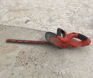 BLACK+DECKER CORDLESS HEDGE TRIMMERS