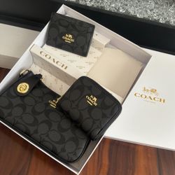 Coach Purse 👛 With Wallet And Card Holder 
