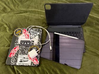 Apple iPad Air 4th Gen 64GB + Magic Keyboard + Apple Pencil — $500 OBO