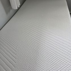 Zinus Twin Bed and Frame
