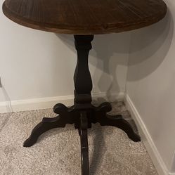 Round Side Table 