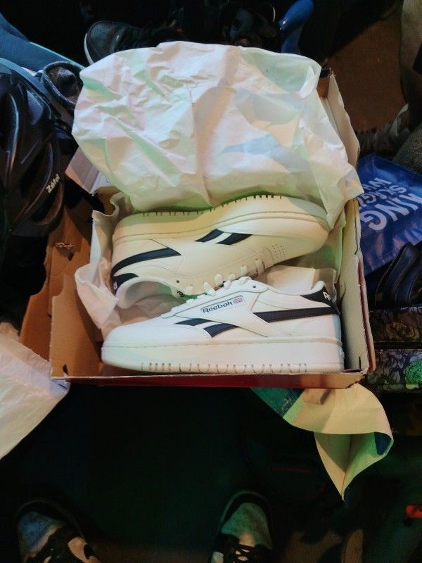 White And Black Reebok Shoes Size 7.5 Women