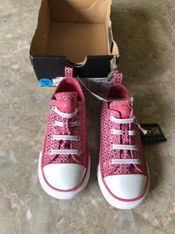 Girls size 10 shoe . Slip on all star shoe new in box $25 or best offer