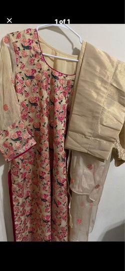 Pakistani ladies large suit chest size 23 inches