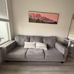 Sofa Nice And Clean 10/10