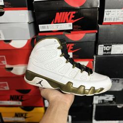 Jordan Statue 9s size 10 USED But Clean