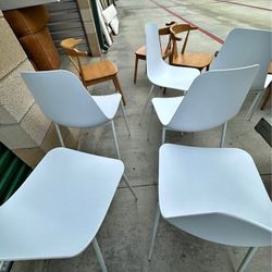 Svelti Pure White Dining Chair SKU3059, Like New, Perfect Condition 8 ct