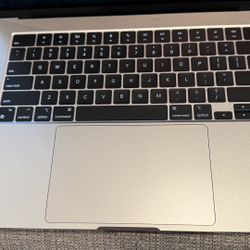 MacBook Air M3/ 15.3”/ 16GB RAM/ 256GB SSD/ Starlight