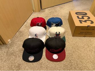 NFL NBA AND MLB HATS!