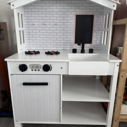 Play Kitchen 