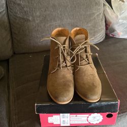 Woman Shoes Size 6 Like New Size 6