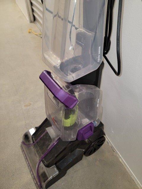 Bissell Carpet Machine