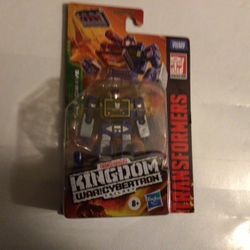Core Class Soundwave Transformer Kingdom Hasbro Takara New