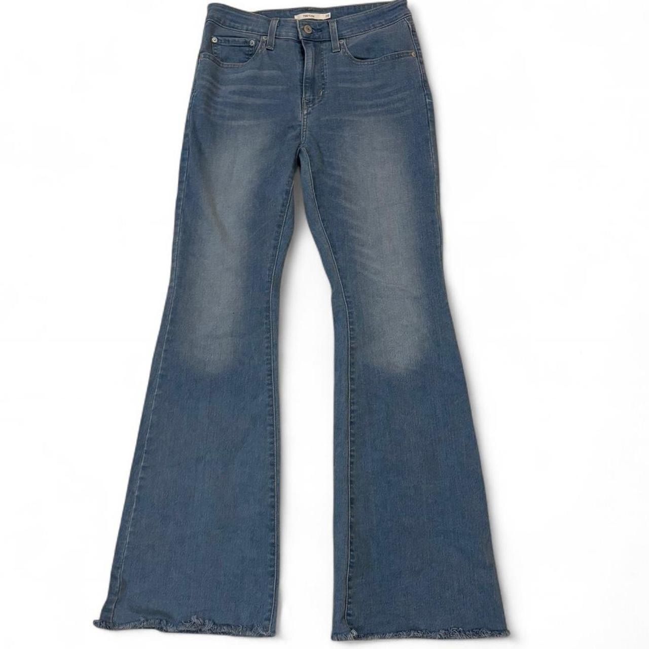NWOT Levi’s 726 High Rise Flare Jeans – Size 28