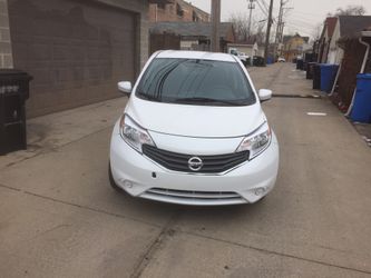 2015 Nissan Versa noté millas 70000 todo funciona bien