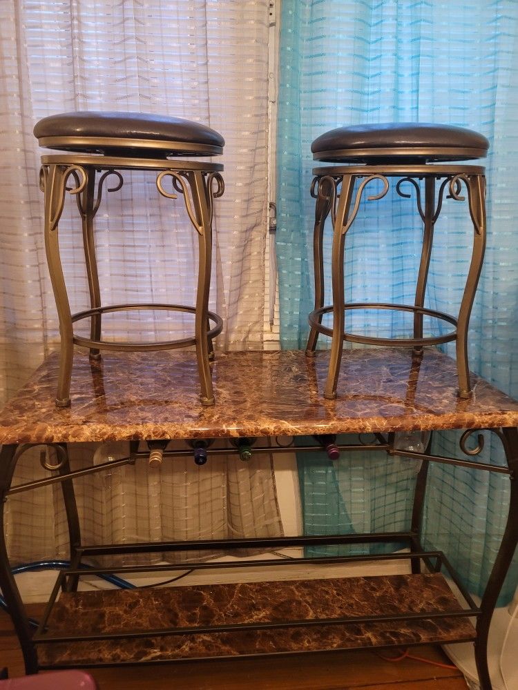 Bar With 2 Stool