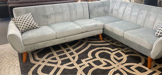 New MCM Velvet Sectional Sofa Couch! Free Delivery 🚚! Free Assembly!