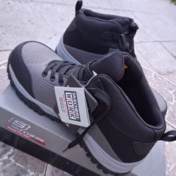 Men's Skechers 9.5 Water Proof Work Shoes/ Pick Up Only! Sherman Oaks 