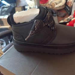 Mrs Ugg Sneaker Boat