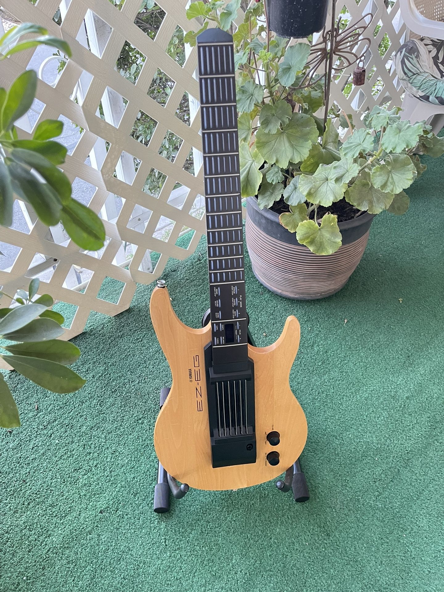 Yamaha EZ-EG Digital Guitar