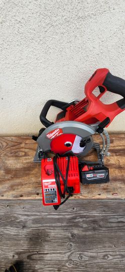Milwaukee Skillsaw 7 1/4 m18 fuel tool battery 5ah Charger