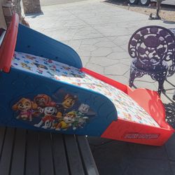 Used Like New Good Condicion Kid's Bed